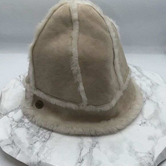 UGG AUSTRALIA Beige Shearling Sheepskin Bucket Hat main image 12
